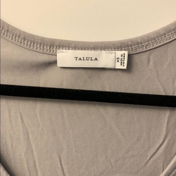 grey/taupe scoop neck tshirt from aritzia - Picture 3 of 4